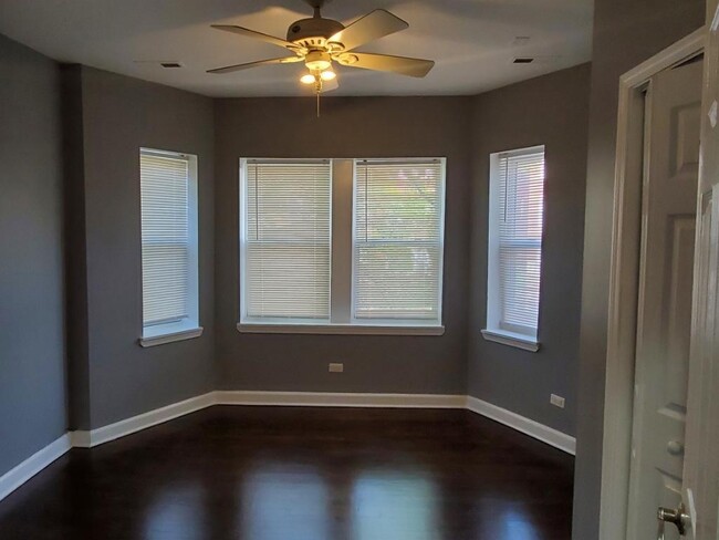 Foto del edificio - 6512 N Richmond St