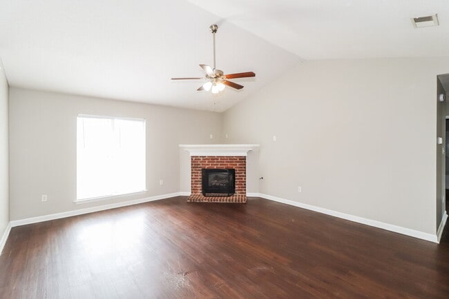 Building Photo - 1741 Madison Cove E
