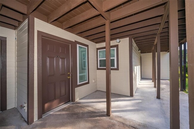Building Photo - 104 Sandalwood Dr