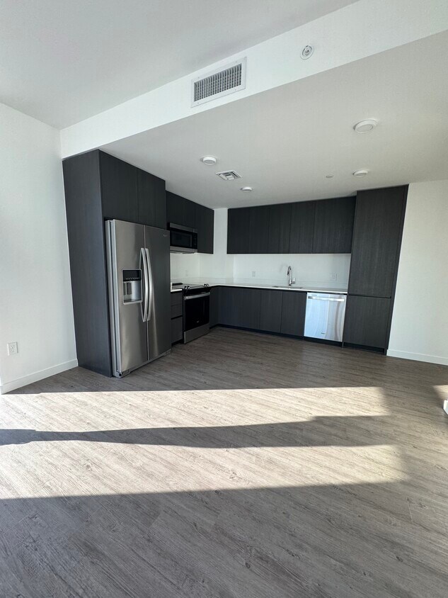 Foto principal - 162 NE 23rd St