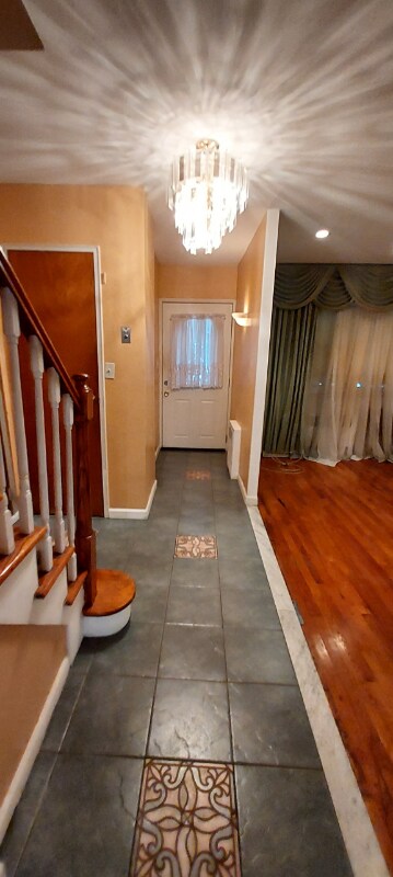 Foto del edificio - 919 Schenck Ave