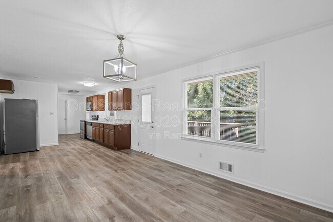 Foto del edificio - 5946 Dunn Rd