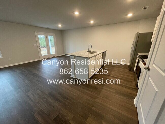 Foto del edificio - 5825 Vernier Dr SW