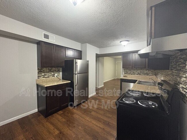 Foto del edificio - 1400 S Campbell Ave