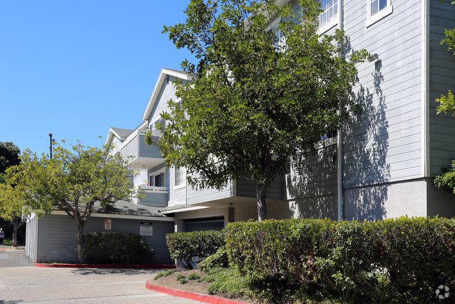 Foto del edificio - Hollywood Park Apartments