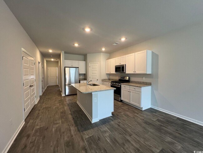 Foto del edificio - 580 Harrison Mill St