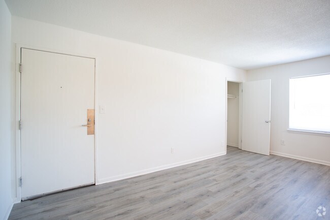 2BR, 2BA - Quarterpath Place Apartments