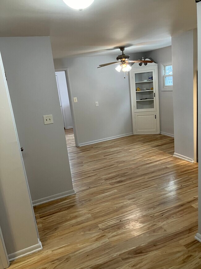 Building Photo - 43 Sycamore St