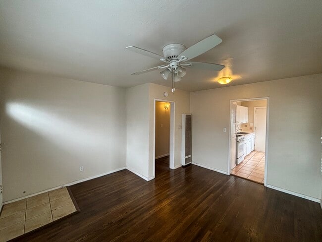 Building Photo - 5038 Brighton Ave