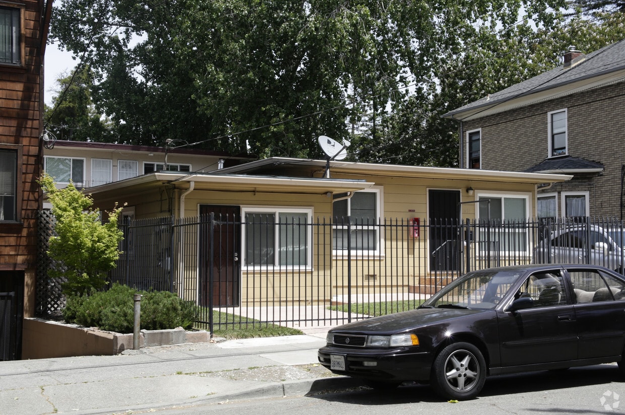 Building Photo - 1631 Alcatraz Ave