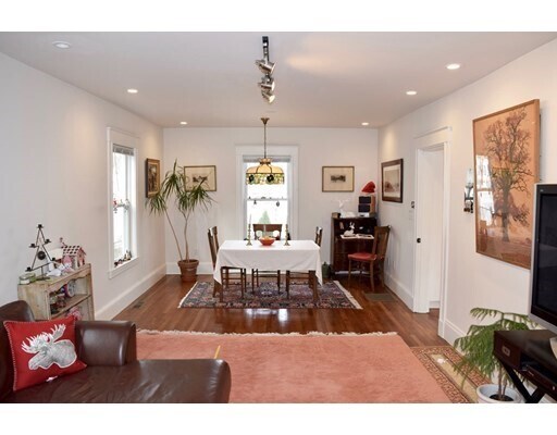 Building Photo - 112 Laurel St