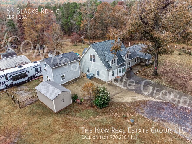 Building Photo - 1/1 home in the country