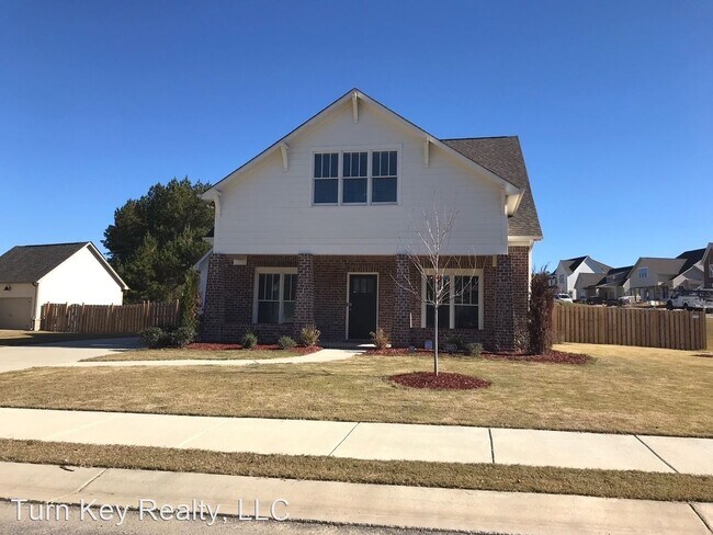 Building Photo - 5 br, 2.5 bath House - 631 Grayson Place