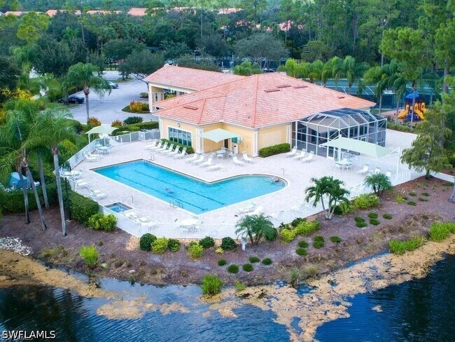 Foto del edificio - 6345 Lexington Ct