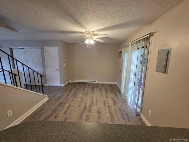 Building Photo - 4 Hudson Heights Dr