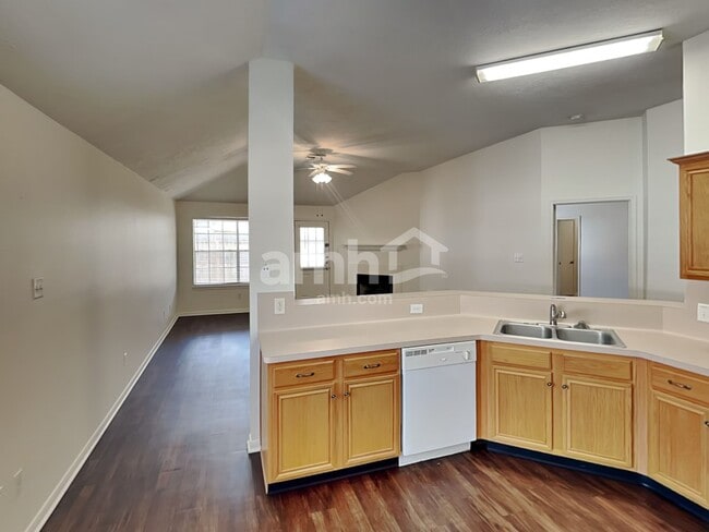 Building Photo - 2750 Hidden Spring Falls Dr