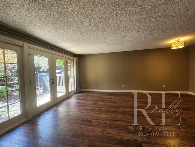 Foto del edificio - Meticulous 2-Bedroom with Courtyard