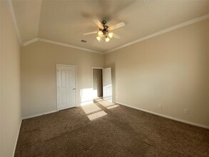 Building Photo - 24615 Forest Canopy Dr