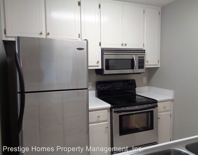 Building Photo - 2 br, 2.5 bath House - 124 W Briar Dr