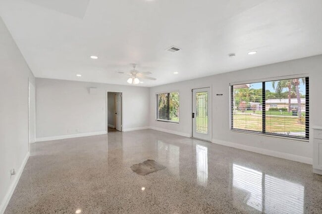 Foto del edificio - 3550 NE 4th Ave