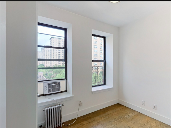 Building Photo - 208 Rivington St