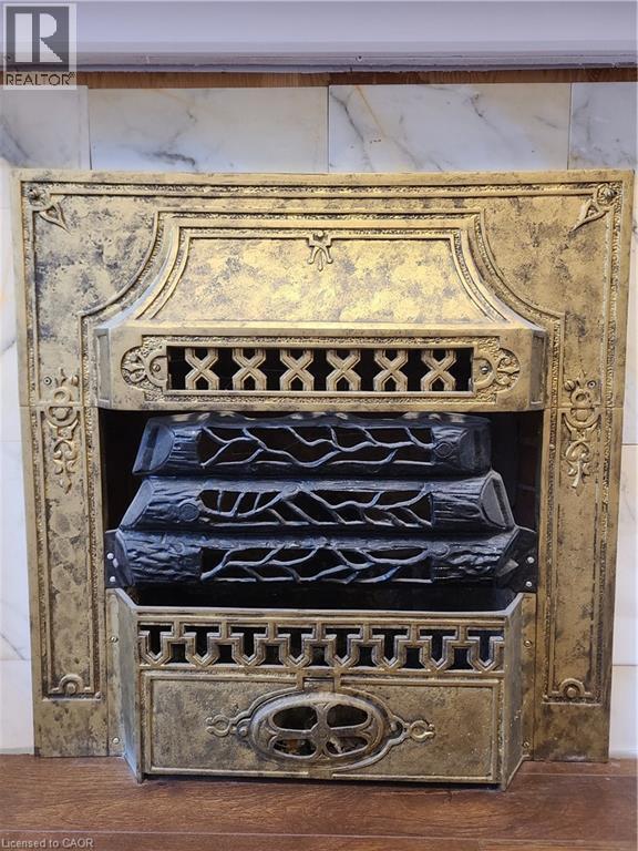 Building Photo - 115 Charlton Ave W