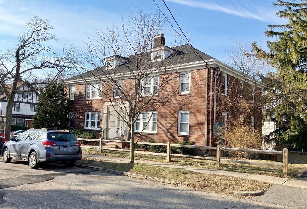 Primary Photo - 175 Putnam St