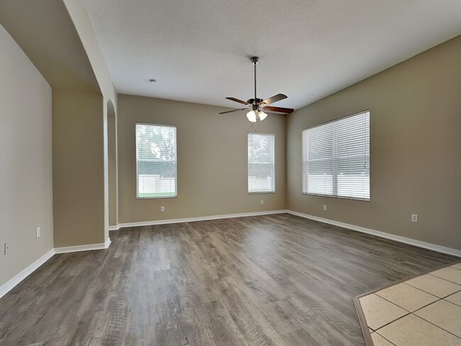 Building Photo - 1150 Helmsdale Dr