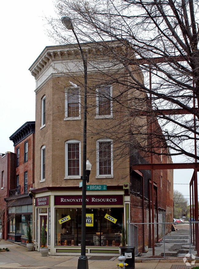 Foto del edificio - 18 W Broad St