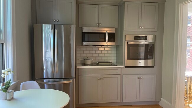 Kitchen - 180 High St #51