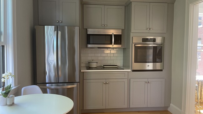 Kitchen - 180 High St #51
