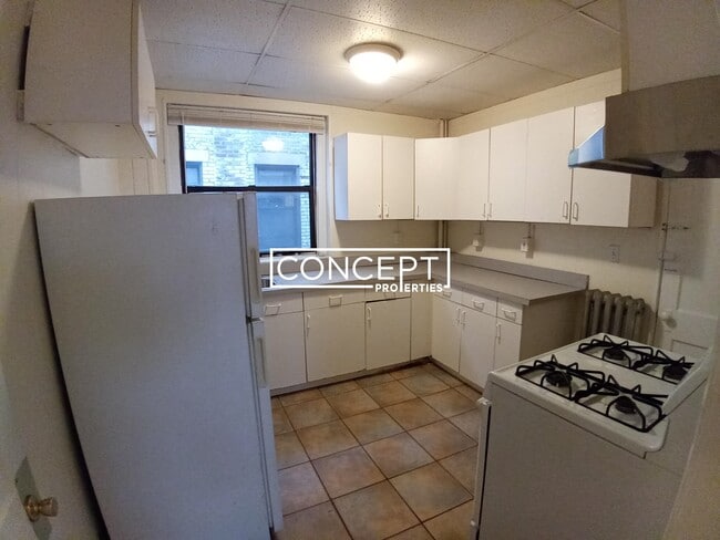 Building Photo - 441 Cambridge St