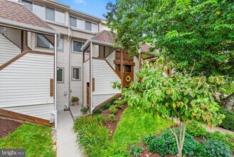 Building Photo - 18219 Leman Lake Dr