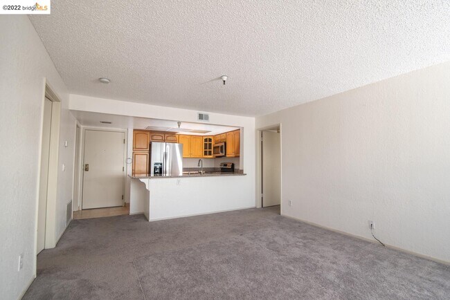 Building Photo - 545 Pierce