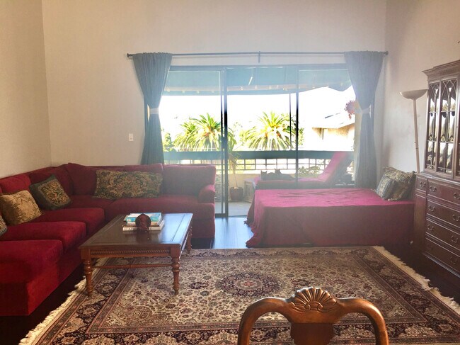 Living Room Balcony - 435 S La Fayette Park Pl