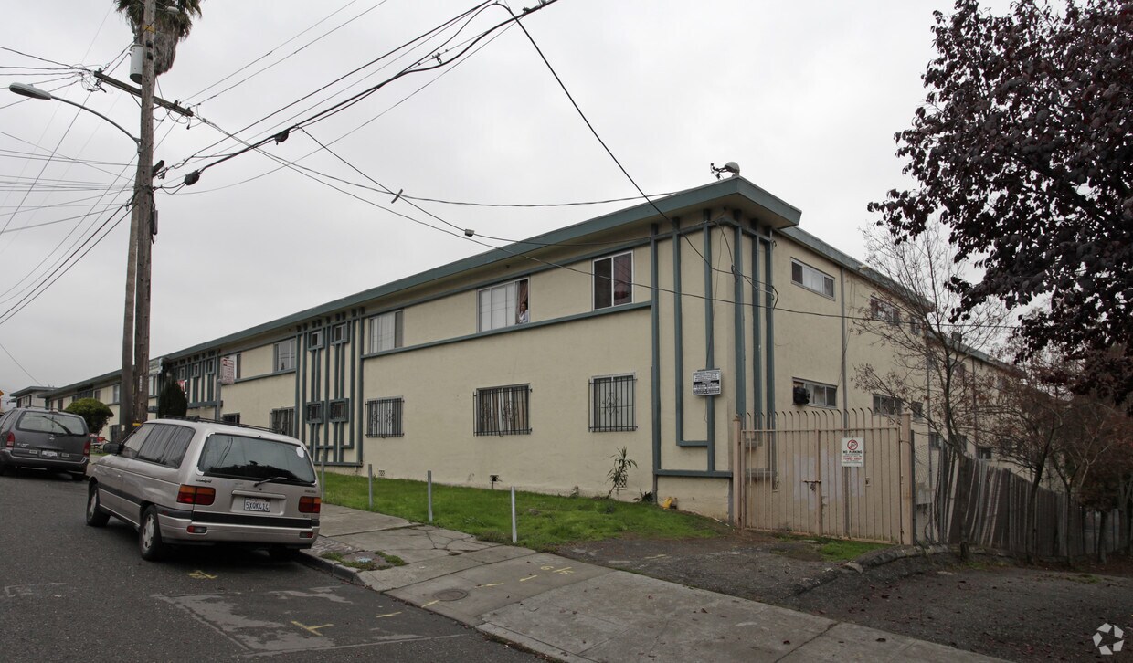Building - 2000 36th Ave