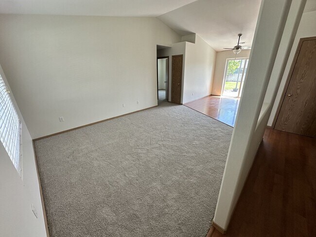 Foto del edificio - Beautiful Home in Central Pasco!