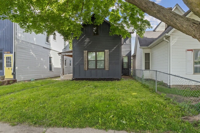 Photo - 1806 Woodlawn Ave House