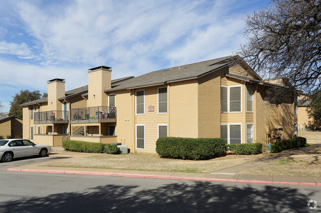 Building Photo - Westdale Hills Crooked Stick