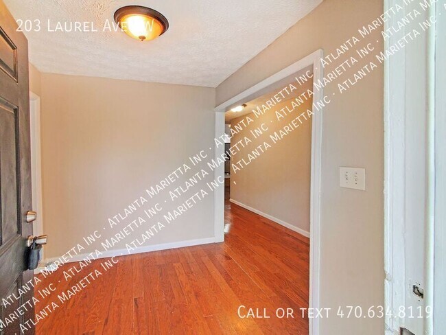Foto del edificio - 203 Laurel Ave SW