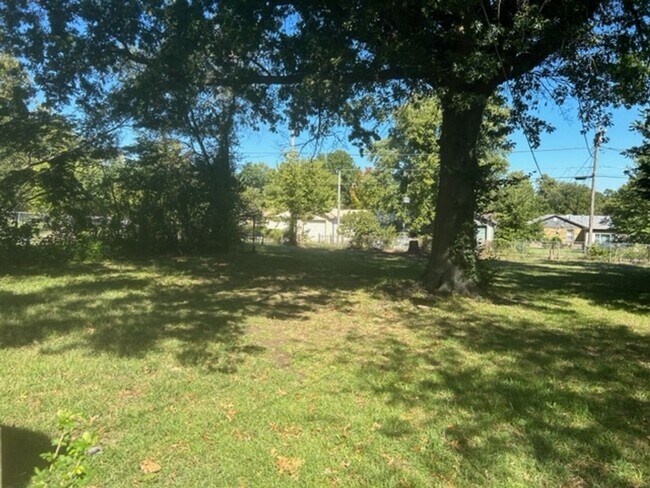 Foto del edificio - 2 BEDROOM 1 BATH HOME FOR RENT IN JOPLIN-$975 RENT-$975 DEPOSIT