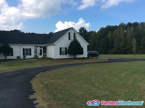 Primary Photo - 2065 Woodlawn Rd