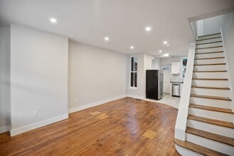 Building Photo - 1227 S Peach St