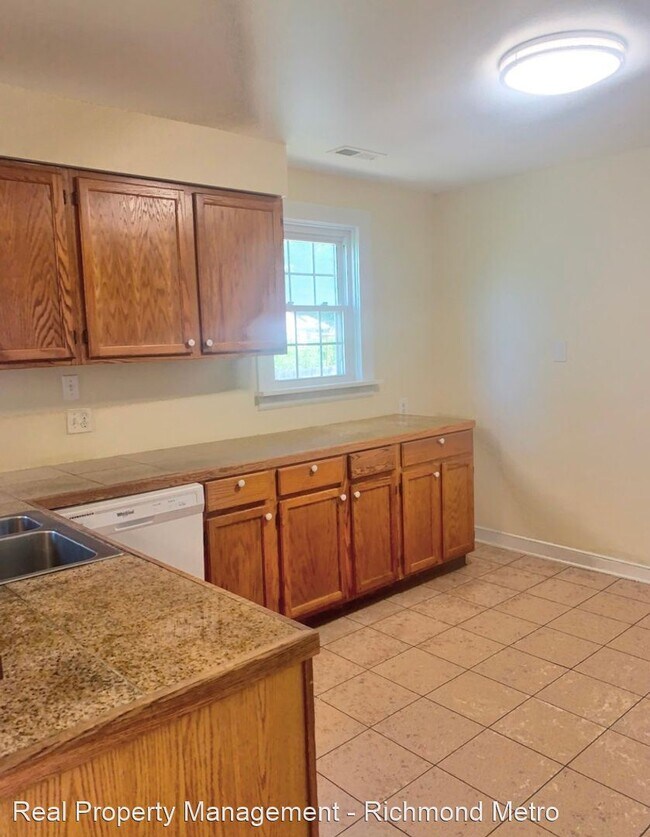 Foto del edificio - 3 br, 2 bath House - 5213 Bloomingdale Avenue