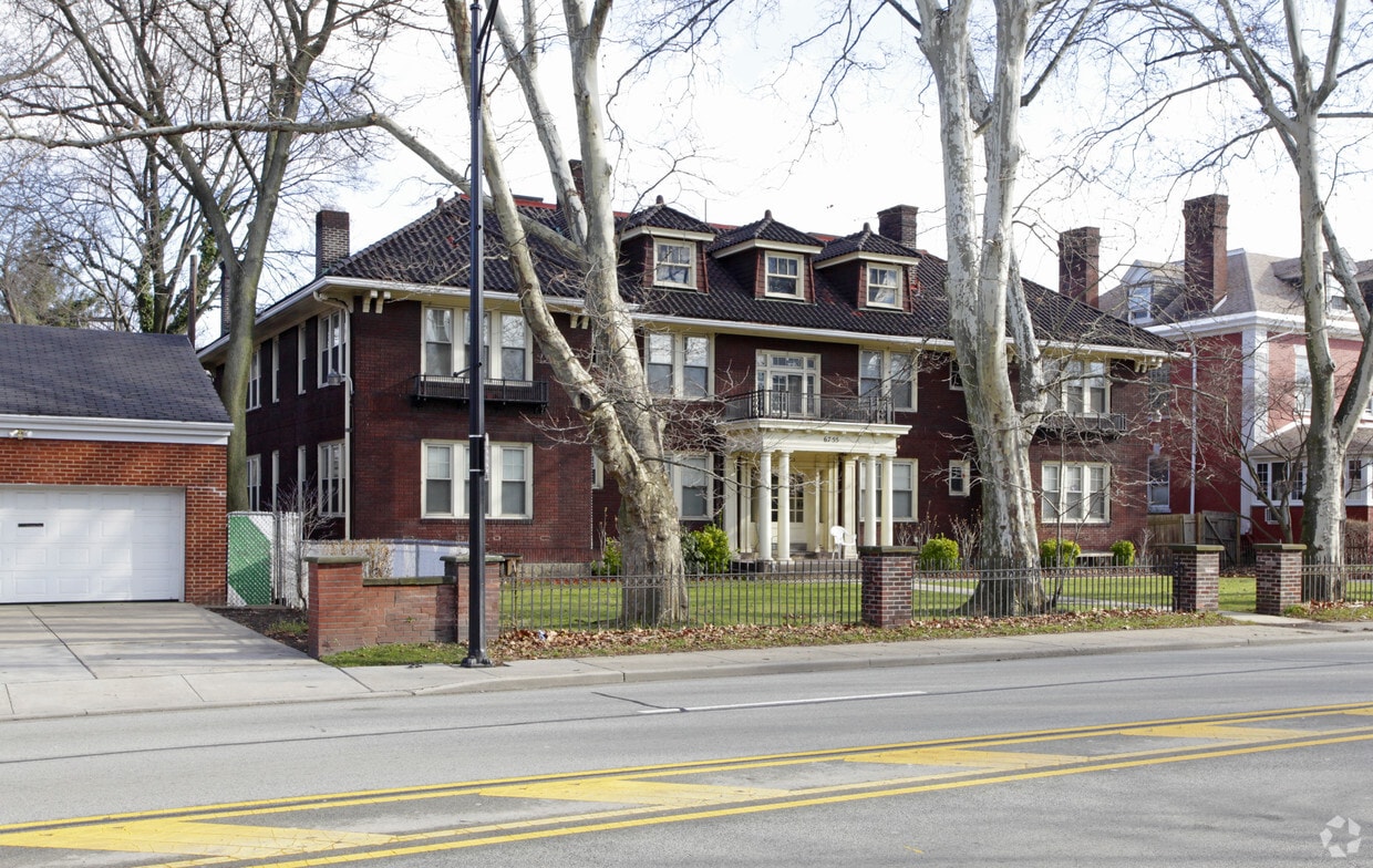 Building Photo - 6755 Penn Ave