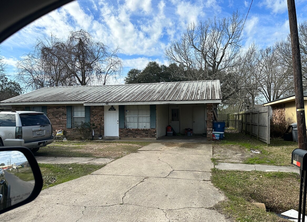 Foto principal - 214 Guidry Rd