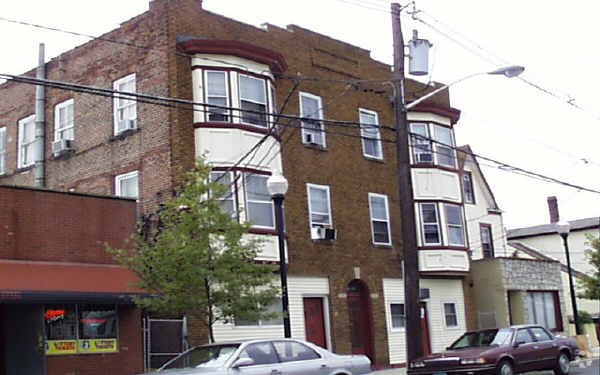 Foto principal - 1038-1040 Brunswick Ave