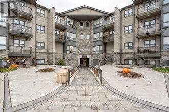 Building Photo - 15 Jacksway Crescent