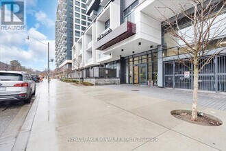 Building Photo - 225 Sumach St