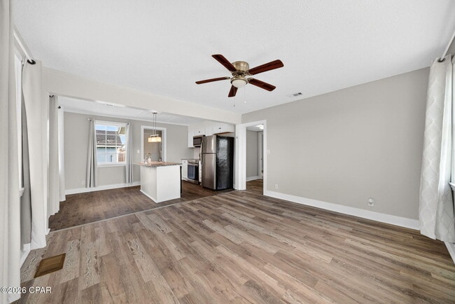 Building Photo - 1114 McKenzie Ave